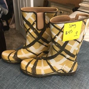 Bundle 2 for $22. 💝 Sperry Rainboots - Sz. 9